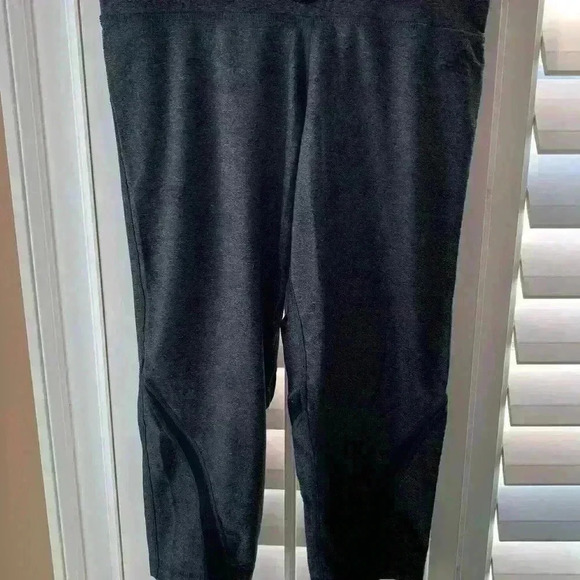 Adidas Climalite Grey & Black Capris Leggings - Picture 4 of 5